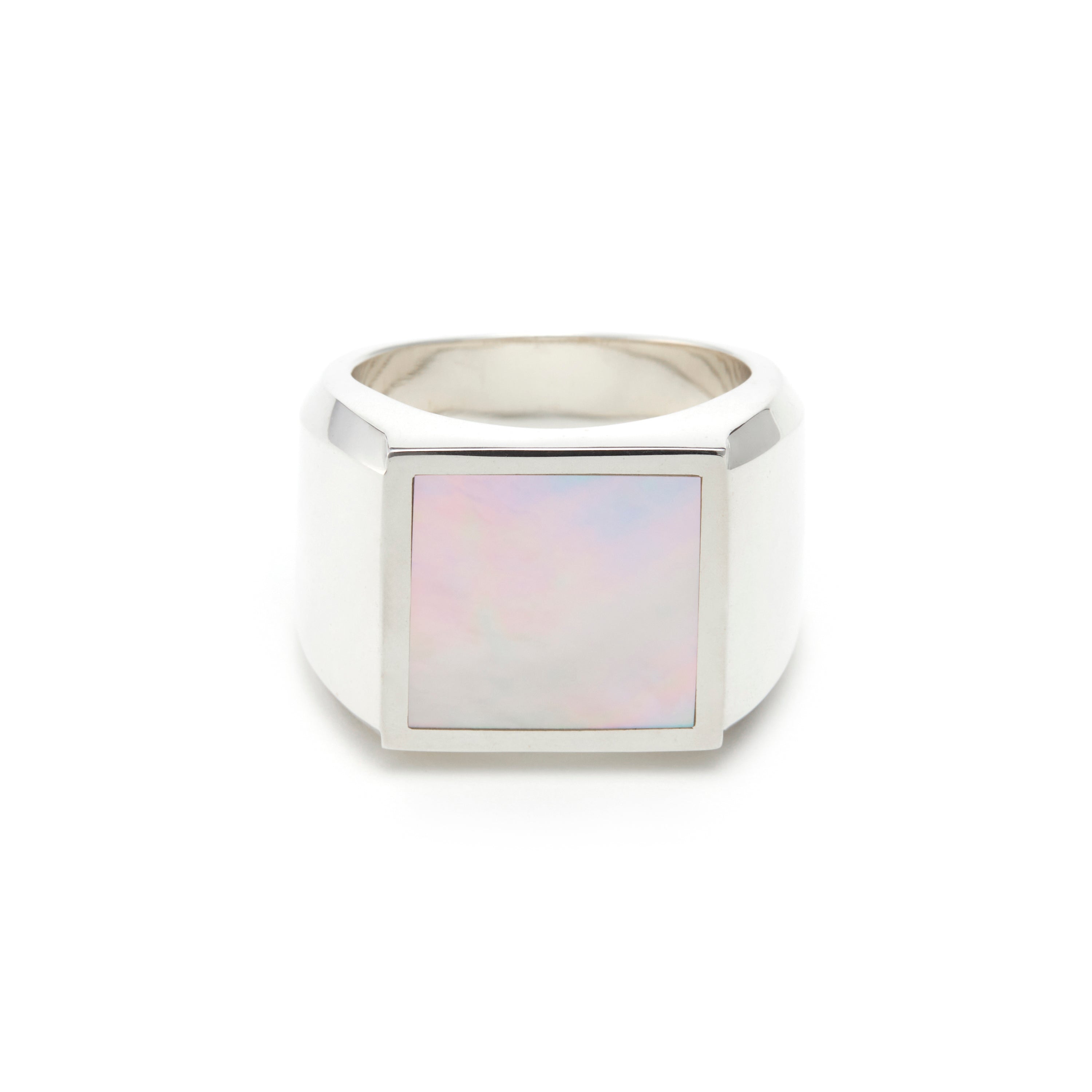 RING 742 White butterfly shell