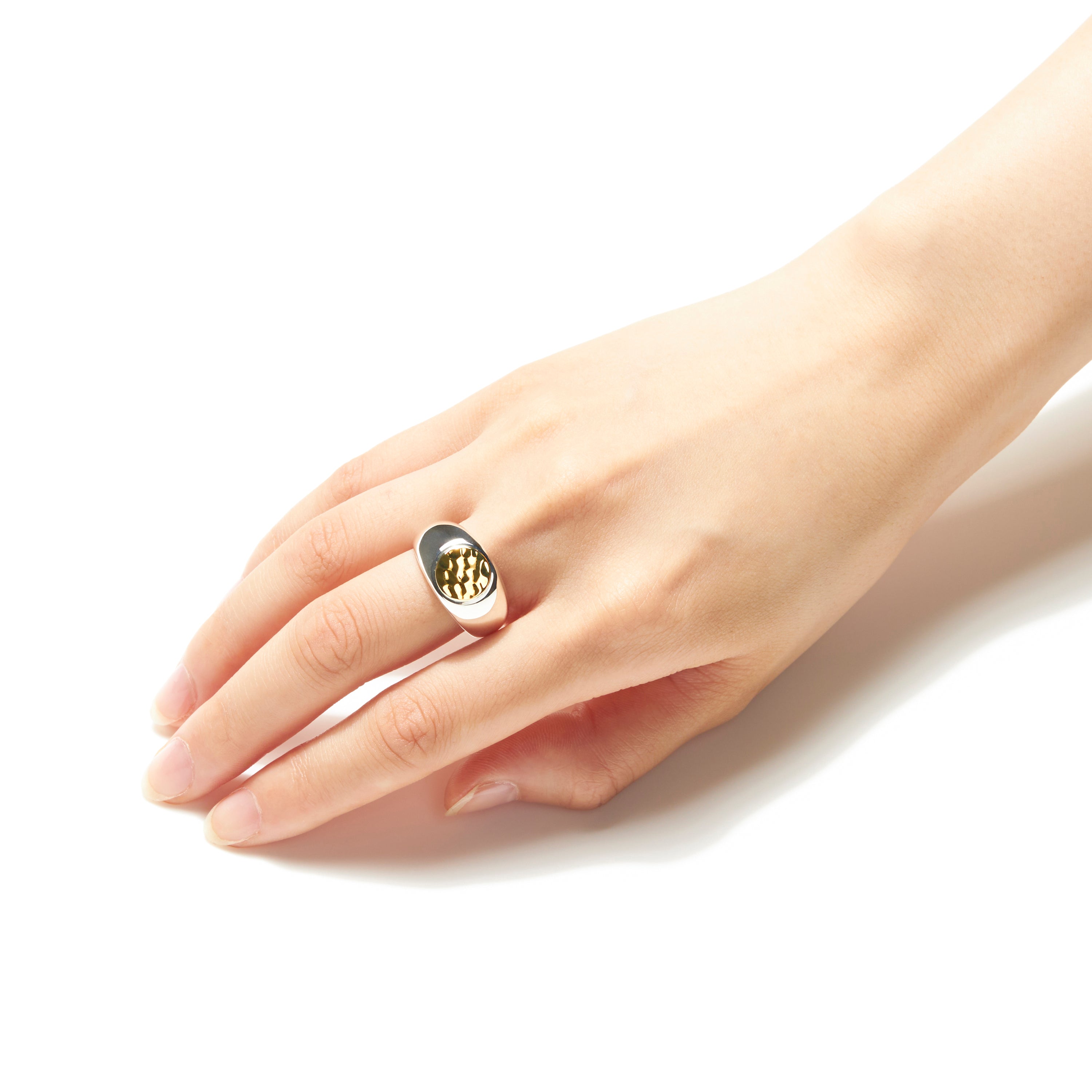 RING 741 Gold Hammered