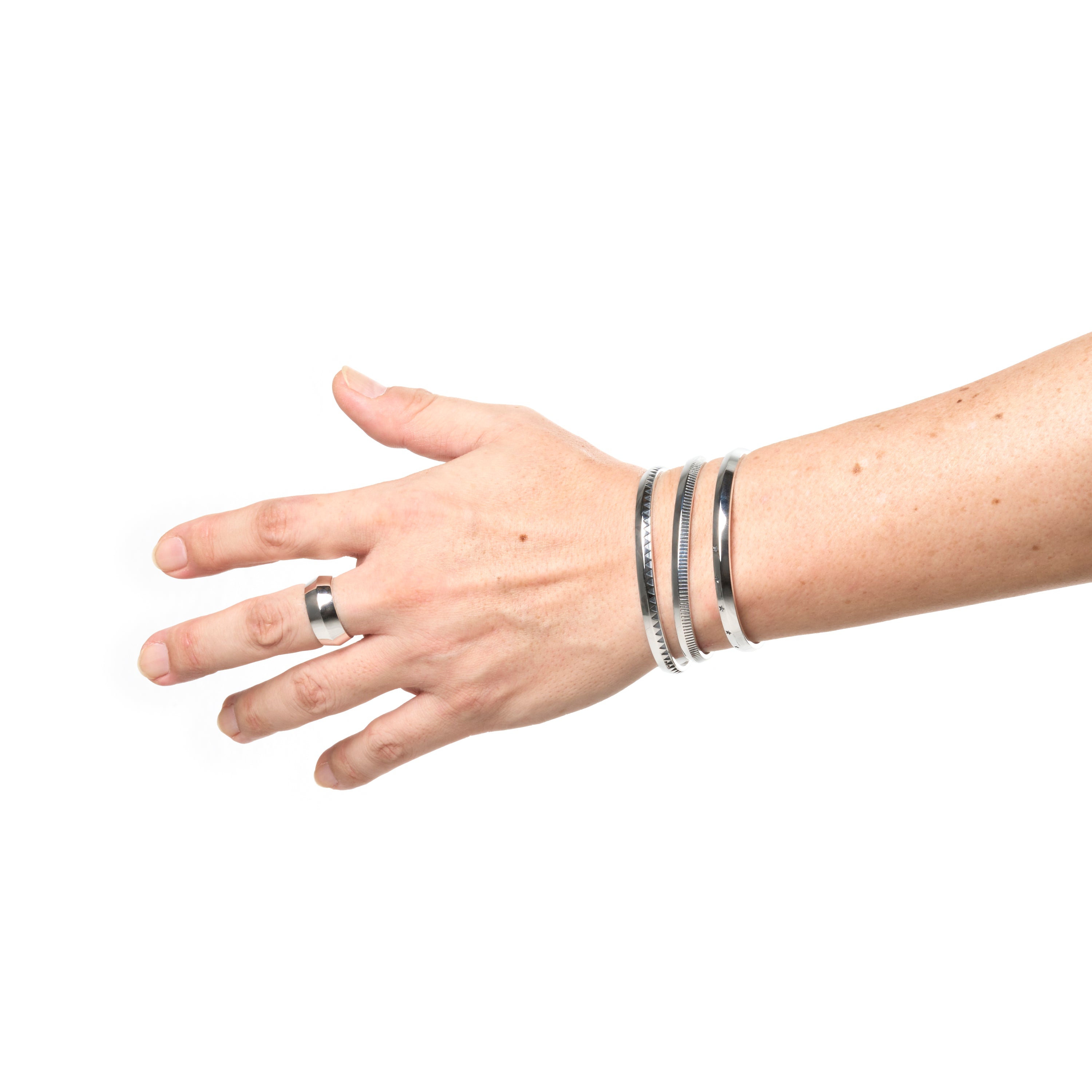 BANGLE 907