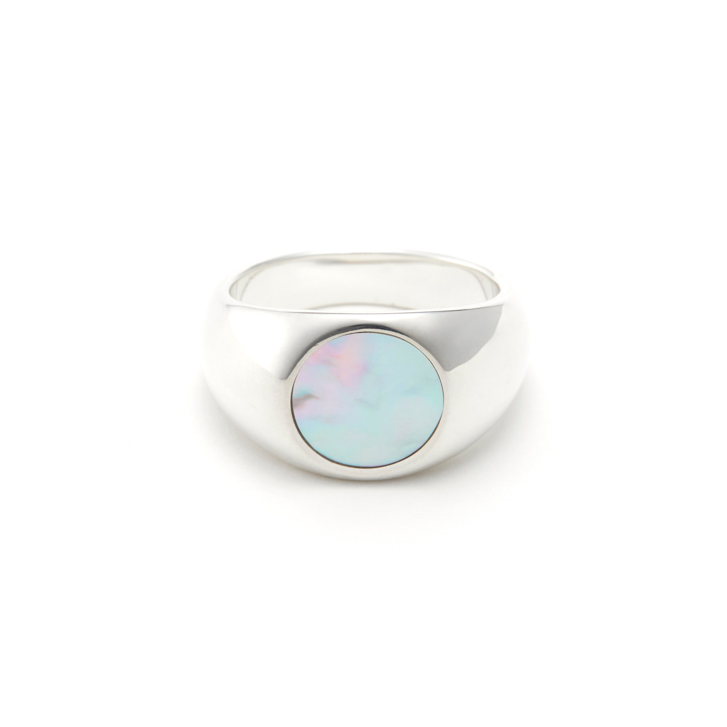RING 740 White butterfly shell