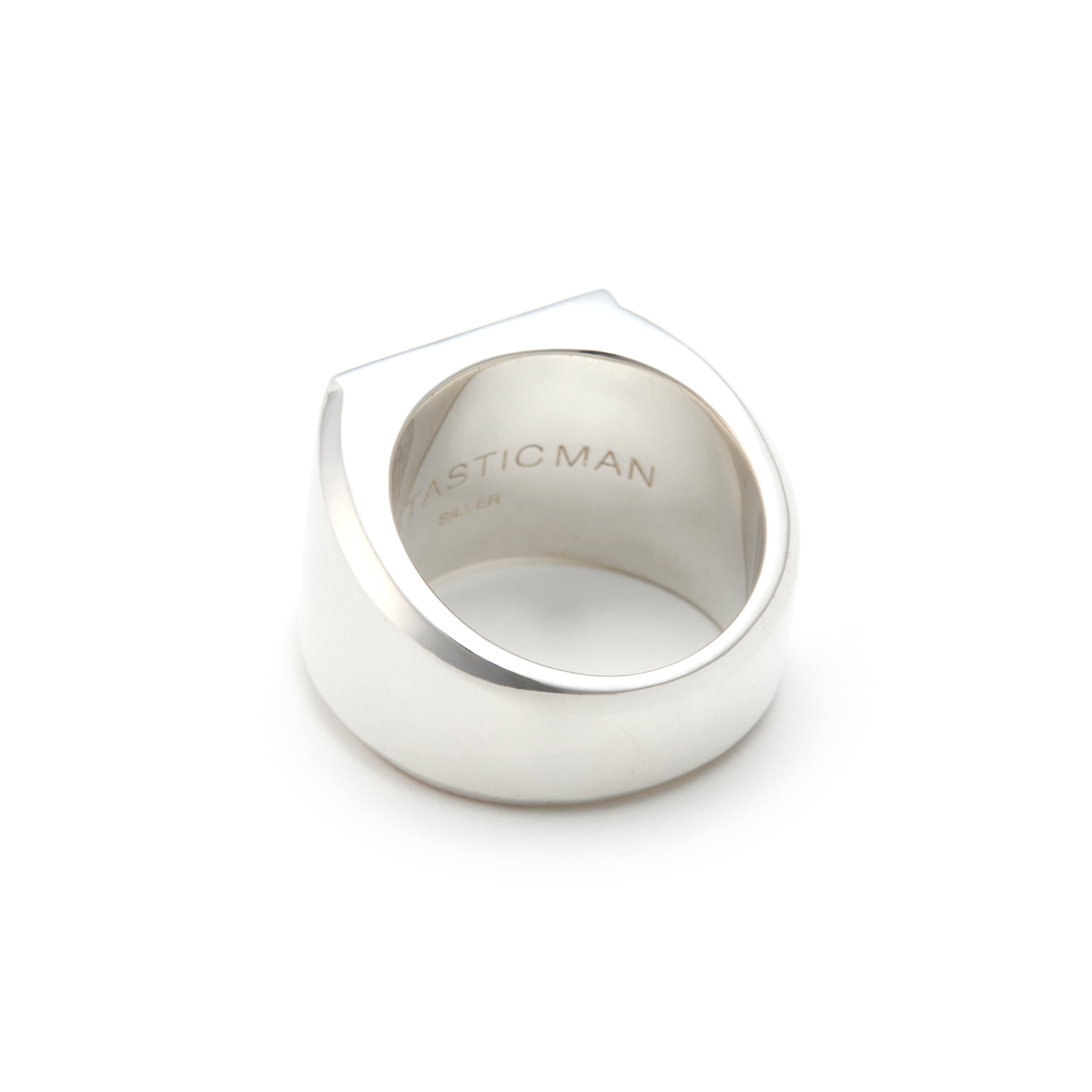 RING 742 Black butterfly shell