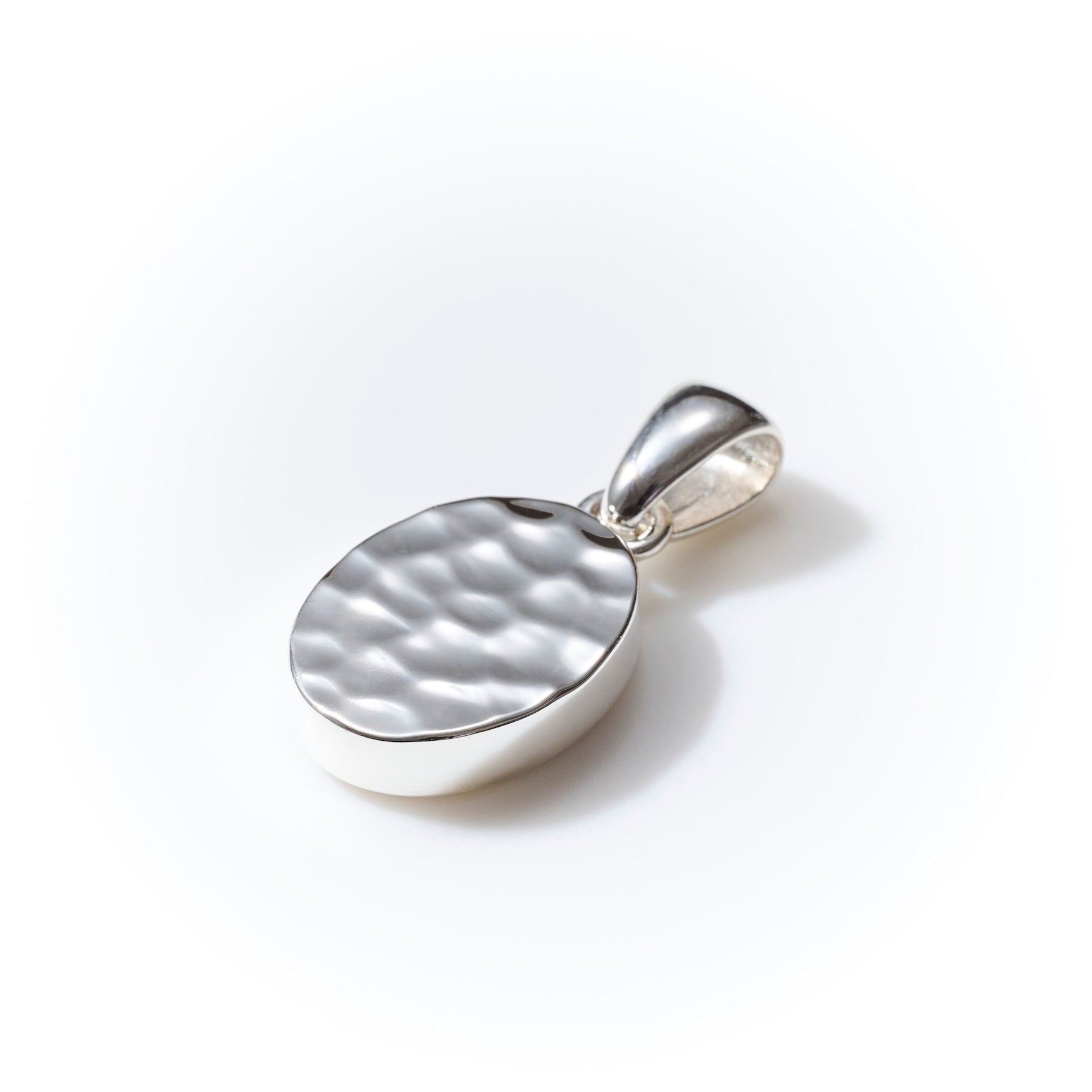 NECKLACE TOP 974 Hammered