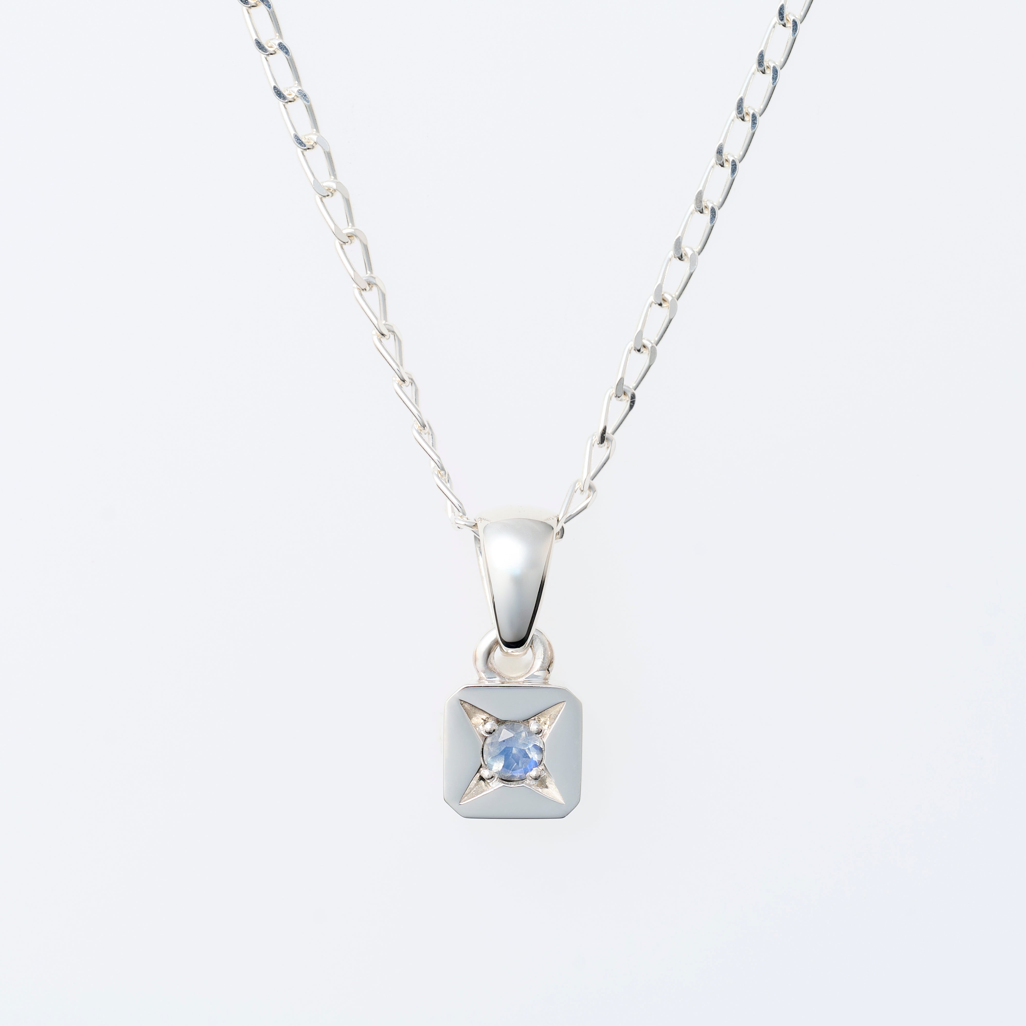 #カラーストーン_MOONSTONE / 6月